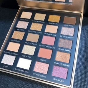 Iconic london pallet